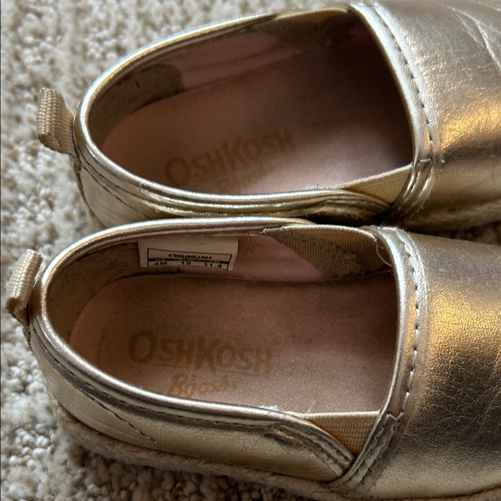 OshKosh B'gosh Gold Kids Moccasins - Picture 5 of 7